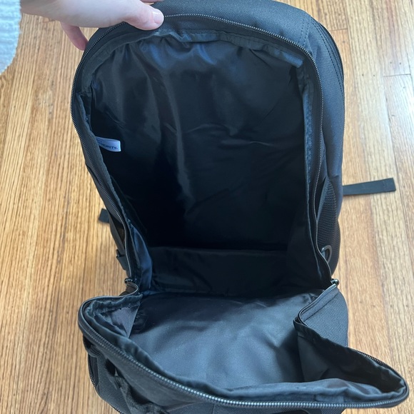 NWOT Port Authority BG100 Xcape Laptop Backpack - Picture 4 of 12